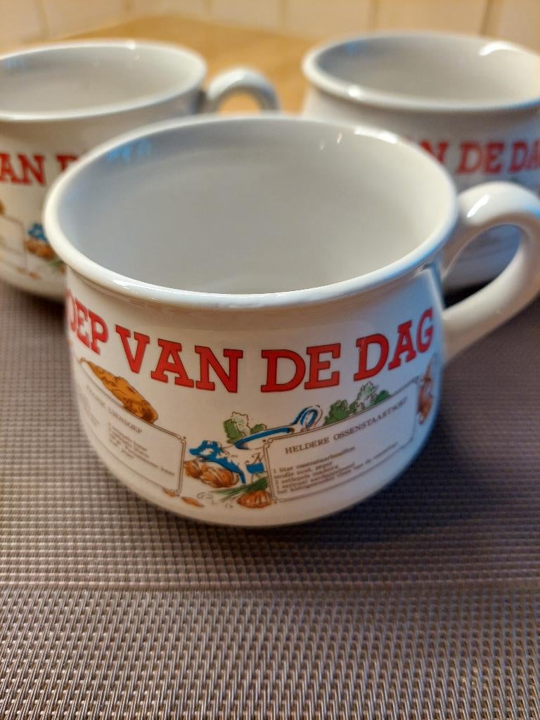 Bol à soupe avec oreille — « Soupe du jour » — 3 pièces, Maison & Meubles, Cuisine | Vaisselle, Enlèvement ou Envoi, Utilisé, Céramique