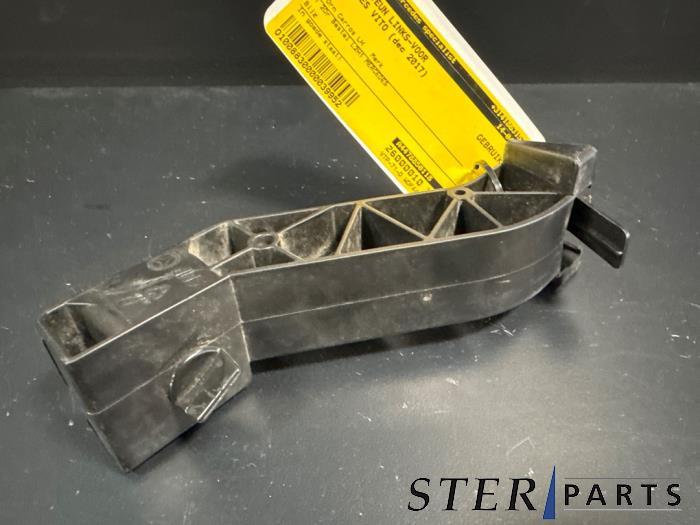 Bumpersteun links-voor van een Mercedes Vito, Auto-onderdelen, Carrosserie, Mercedes-Benz, Gebruikt, 3 maanden garantie, Ophalen of Verzenden