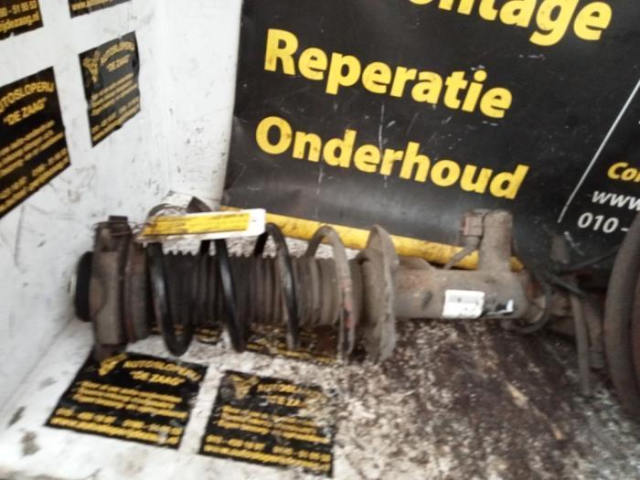 Barre amortisseur avant gauche d'un Volkswagen Scirocco, Autos : Pièces & Accessoires, Suspension & Châssis, Volkswagen, Utilisé