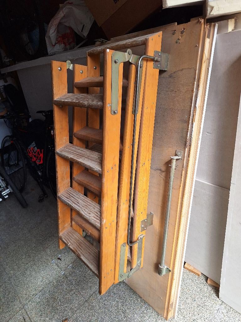 Zolder trap met luik, Doe-het-zelf en Bouw, Ladders en Trappen, Ophalen, Trap