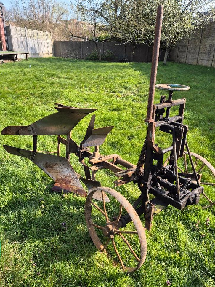 Charrue réversible sur roues Hert 25, Articles professionnels, Agriculture | Outils, Cultures, Labour, Enlèvement
