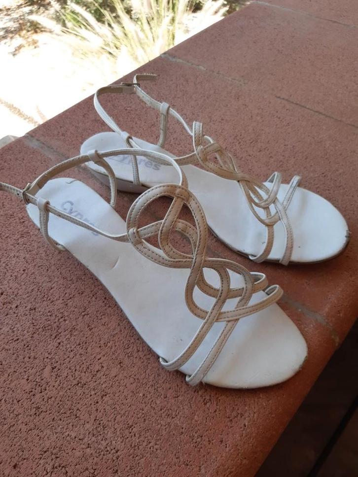 Gratuit : sandalettes blanches pointure 41 - marque Cypres, Kleding | Dames, Schoenen, Ophalen of Verzenden