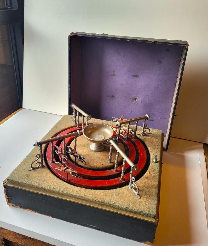 Antiek mechanisch paarden volksspel "Jeu de Course" ca. 1890, Antiek en Kunst, Antiek | Speelgoed, Ophalen of Verzenden
