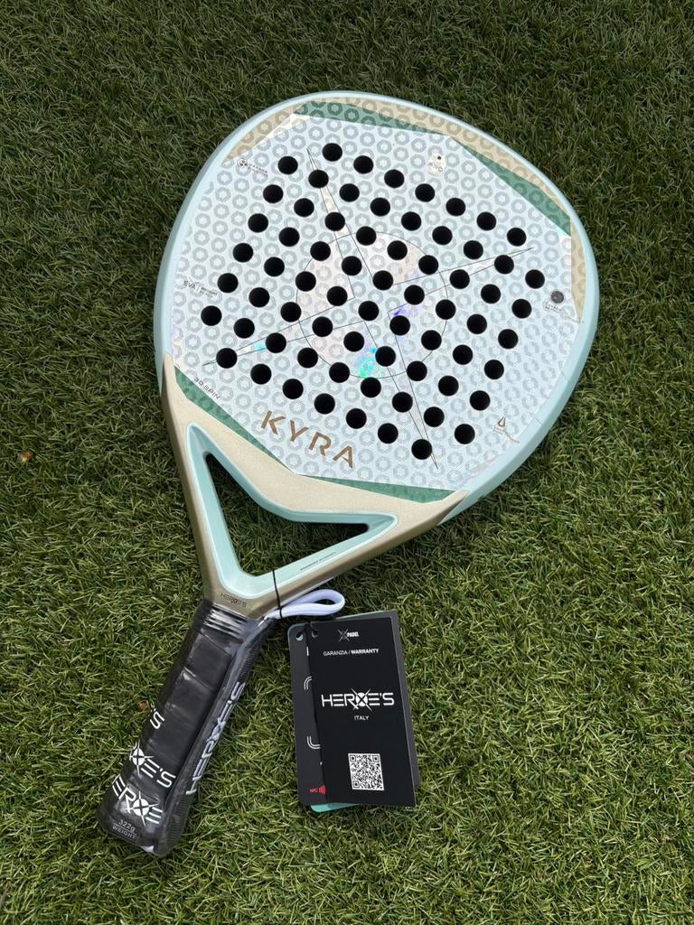 Heroe's Kyra 2026 padel racket, Sport en Fitness, Padel, Nieuw, Padelracket, Ophalen of Verzenden