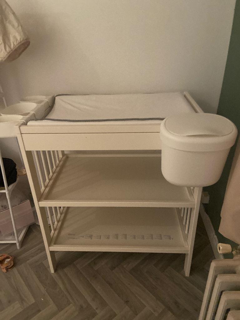 Verzorgingstafel/ commode, Kinderen en Baby's, Kinderkamer | Commodes en Kasten, Ophalen, 50 tot 70 cm, Zo goed als nieuw, 75 tot 100 cm
