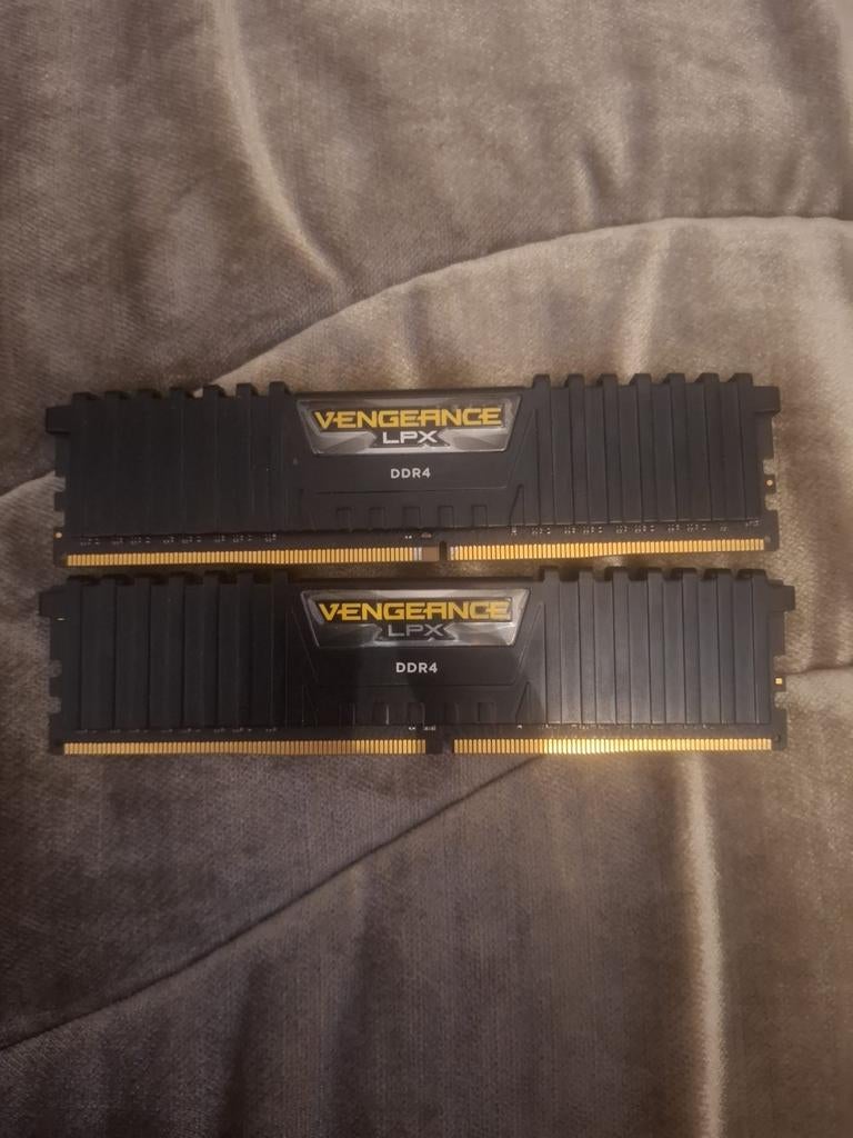 16gb ddr4 2x8gb vengeance, Computers en Software, RAM geheugen, Ophalen of Verzenden, DDR4