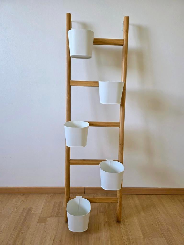 Ikea plantenrek Satsumas van bamboe en 5 witte bloempotten, Ophalen