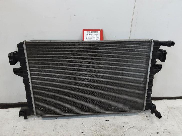 RADIATEUR Audi A3 Sportback (8VA / 8VF) (5Q0121251GF), Auto-onderdelen, Airco en Verwarming, Audi, Gebruikt