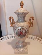 Porseleinen urn met deksel empire-stijl, Ophalen