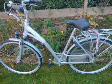 UNION NOVITA 28" INCH FIETS MET VERLICHTING beschikbaar voor biedingen