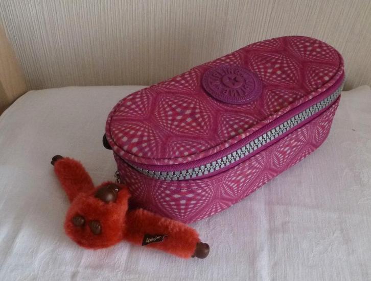 Kipling plumier ovale "duobox" tricolore + singe, Divers, Fournitures scolaires, Utilisé, Enlèvement ou Envoi