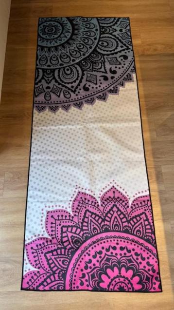 Yogamat met print beschikbaar voor biedingen