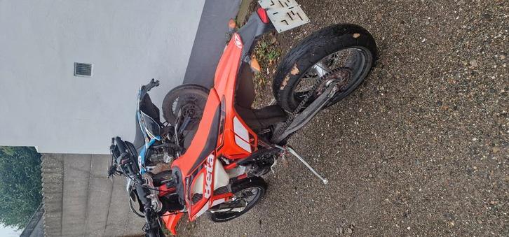 3 supermoto's 2 mountainbike's, Fietsen en Brommers, Brommers | Crossbrommers, Gebruikt, Ophalen