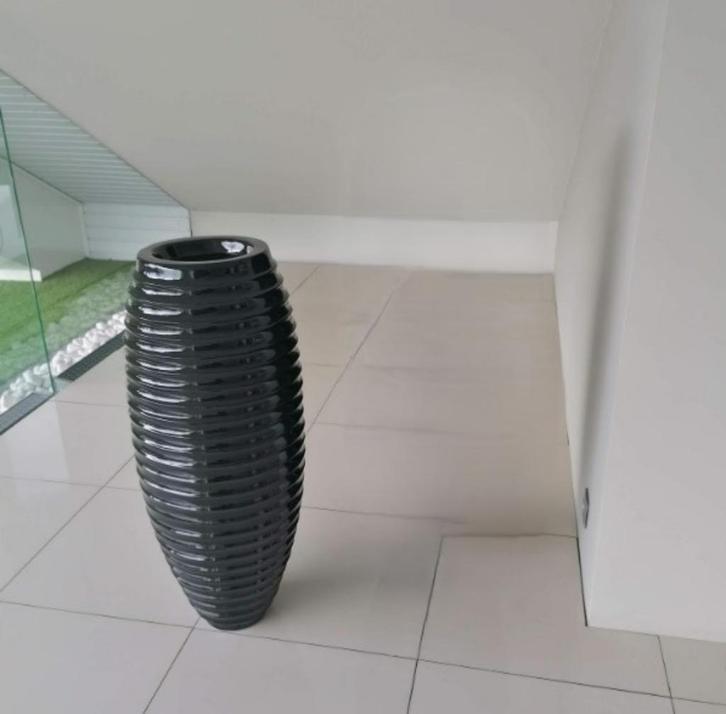 2 mooie nieuwe vazen!! samen 90€. 84cm !, Maison & Meubles, Accessoires pour la Maison | Vases, Neuf, Noir, 75 cm ou plus, Synthétique