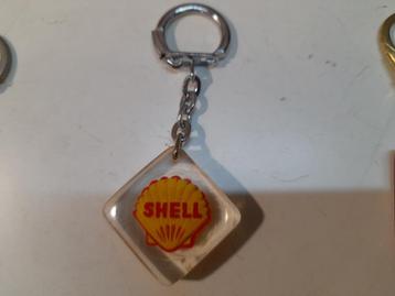 sleutelhanger met oude schelp beschikbaar voor biedingen