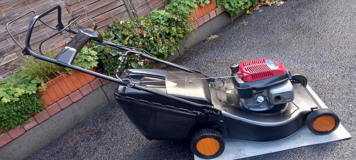 4,5PK HONDA GCV135 ZELFTREKKER BENZINE GRASMACHINE, Tuin en Terras, Grasmaaiers, Zo goed als nieuw, Ophalen
