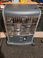 Mooie  petroleum kachel  gemonteerd op  wieltjes, Huis en Inrichting, Kachels, Ophalen, Zo goed als nieuw