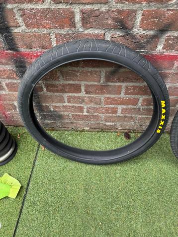 Verschillende banden beschikbaar voor biedingen