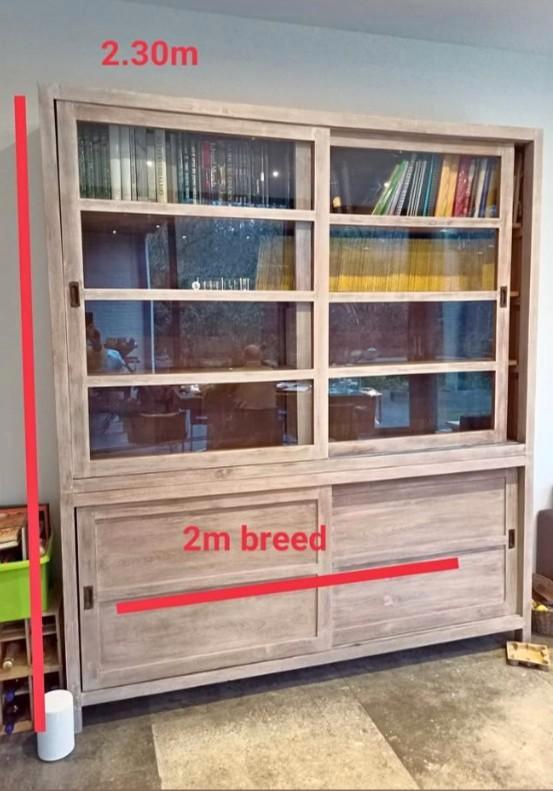 Teaken kast kan in 2 delen vervoerd worden, Huis en Inrichting, Kasten | Buffetkasten, Ophalen