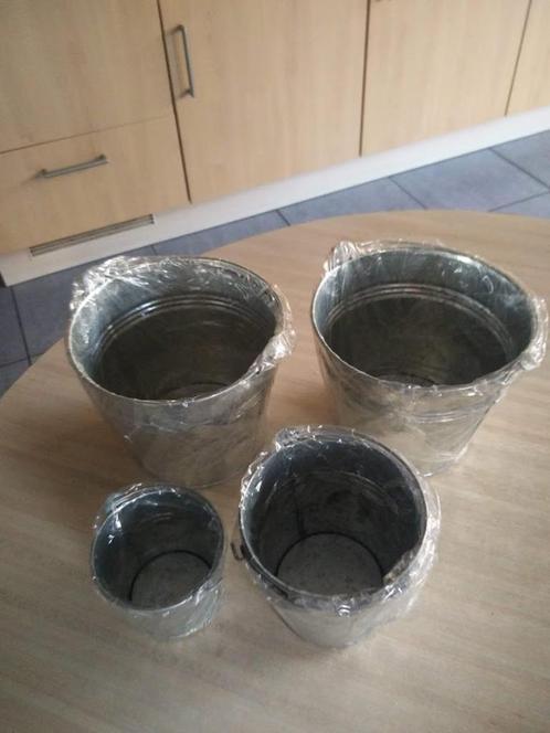 Bloempotten in Zink. 5x. Verschillende afmetingen.  NIEUW., Tuin en Terras, Bloempotten, Nieuw, Overige materialen, Binnen, Balkon