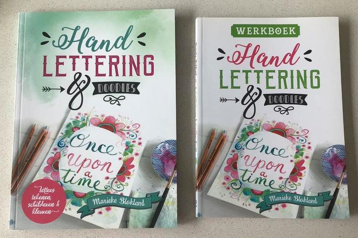 Marieke Blokland - Handlettering & doodles + werkboek, Boeken, Hobby en Vrije tijd, Zo goed als nieuw, Tekenen en Schilderen, Geschikt voor kinderen