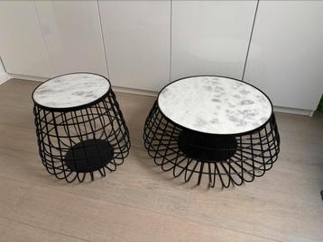Set van 2 bijzettafels / salontafels met marmeren blad beschikbaar voor biedingen