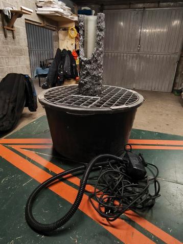Fontaine extérieur en pierre, Enlèvement, Utilisé