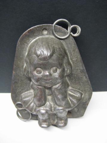 ANTIEKE CHOCOLADEVORM  MEISJE beschikbaar voor biedingen