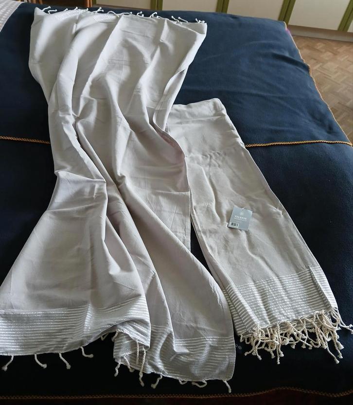2 nappes en coton indien gris-beige et Lurex argenté, Huis en Inrichting, Woonaccessoires | Plaids en Woondekens, Zo goed als nieuw