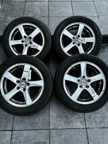 Volvo winterbanden met originele aluvelgen – 16 inch beschikbaar voor biedingen