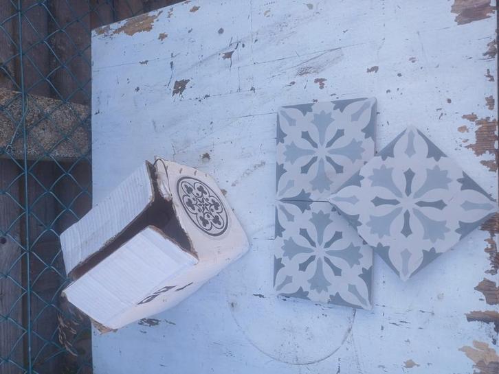 Echte cementtegel 15x15, Doe-het-zelf en Bouw, Tegels, Zo goed als nieuw, Ophalen