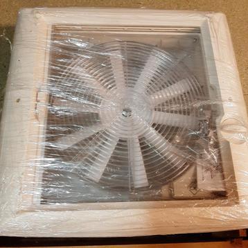 Dakventilator voor Mobilhome Benimar cocon 463 beschikbaar voor biedingen