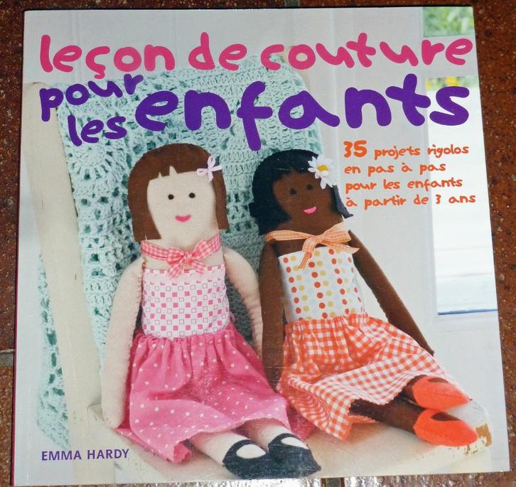 „Sewing Lesson for Kids” boek — Emma Hardy., Boeken, Hobby en Vrije tijd, Zo goed als nieuw, Borduren en Naaien, Ophalen of Verzenden