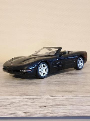 Cabriolet Welly Chevrolet Corvette 1:18