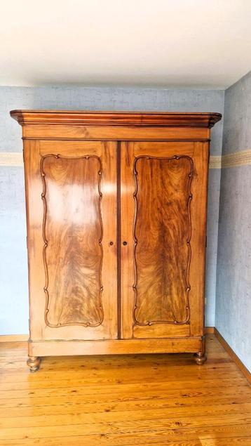 Grande armoire ancienne - Garde robe - en chêne massif – Trè beschikbaar voor biedingen