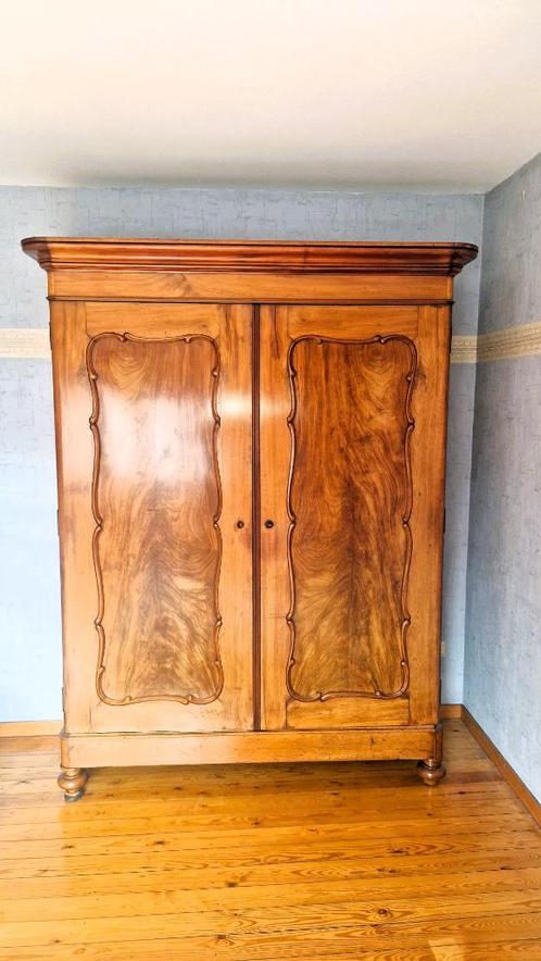 Grande armoire ancienne - Garde robe - en chêne massif – Trè, Antiek en Kunst, Antiek | Meubels | Kasten, Ophalen