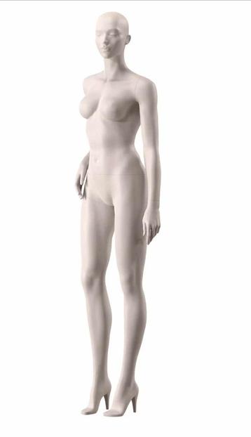 Etalage mannequins NIEUWSTAAT 2 stuks beschikbaar voor biedingen