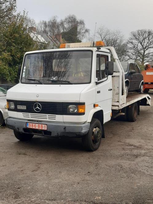 Mercedes 711 Takelwagen  1991 met lichtbak en sterke winch, Auto's, Vrachtwagens, Particulier, Mercedes-Benz, Diesel, Ophalen