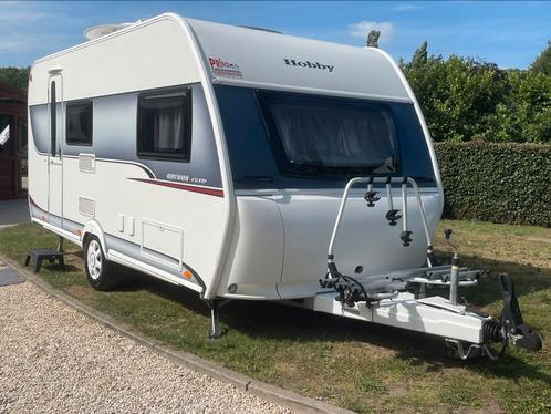 6 persoons caravan Hobby 470, stapelbed, Mover, voortent, Caravans en Kamperen, Caravans, Bedrijf, tot en met 6, Treinzit, Hobby