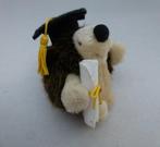 egeltje " graduate " hoogte ongeveer 8 cm Leafy Lane Russ, Kinderen en Baby's, Speelgoed | Knuffels en Pluche, Ophalen of Verzenden
