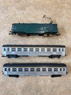 Troby-trein - BB16501 in metaal en 2 plastic auto's, Hobby en Vrije tijd, Ophalen of Verzenden