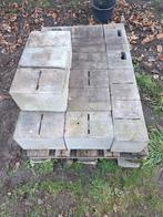 Betonblokken, Ophalen