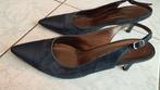 Marineblauwe pumps met schuine hak, maat 40, weinig gedragen, Kleding | Dames, Pumps, Gedragen, Verzenden, Blauw