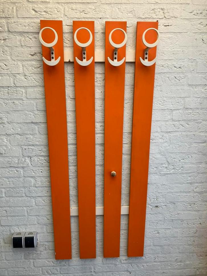 Vintage garderobe wandkapstok met 8 haken jaren 70, Huis en Inrichting, Woonaccessoires | Kapstokken, Gebruikt, Wandkapstok, Hout