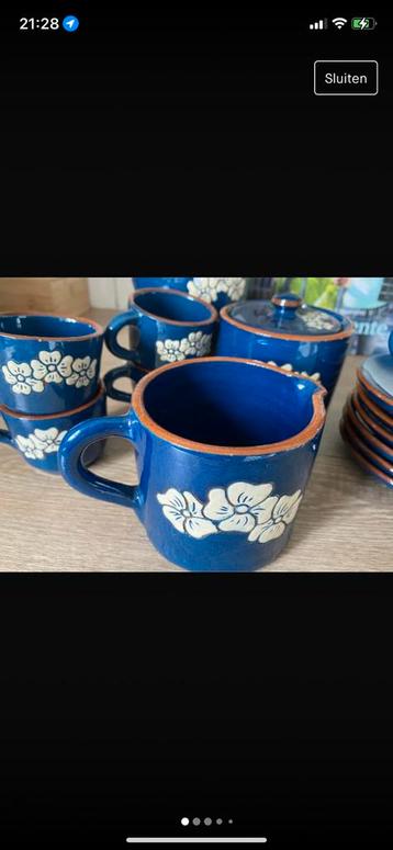 Koffieservices in keramiek. Donkerblauw glazuurlaag  beschikbaar voor biedingen