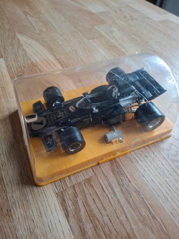 Te koop miniatuur Lotus beschikbaar voor biedingen