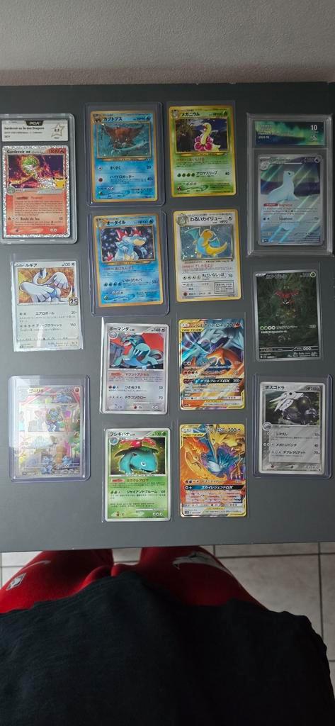 Pokémon-kaarten + doos, Hobby en Vrije tijd, Verzamelkaartspellen | Pokémon, Zo goed als nieuw, Meerdere kaarten, Foil, Ophalen of Verzenden