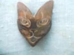 Broche tête de chat en métal signée par artiste, Bijoux, Sacs & Beauté, Broches, Enlèvement ou Envoi