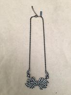Collier Lovett & Co en forme de nœud en strass, Enlèvement ou Envoi, Comme neuf, Avec strass