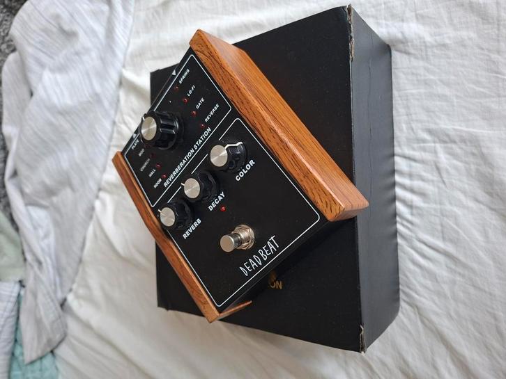 deadbeat sound reverberation station, Muziek en Instrumenten, Effecten, Zo goed als nieuw, Reverb, Ophalen of Verzenden